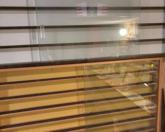 Showcase/display cases for trains (w rails) and without rails. Sliding doors.