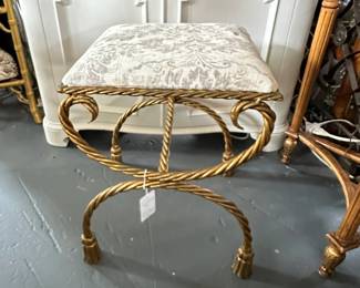 Niccolini rope and tassel.