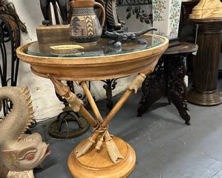 Vintage Italian Empire style gueridon of crossed arrows.