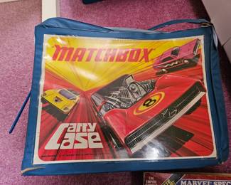 Vintage Matchbox Carrying case- with cars 