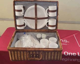 Picnic Basket Plastic Dish Set