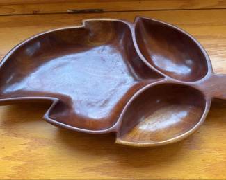 Wooden Leaf Center Piece 