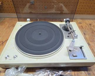  03 Kenwood KD2055 Belt Drive Turntable