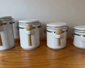 Oggi Canisters
