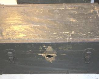 515 - Flat Top Trunk - 12" x 32" x 18"