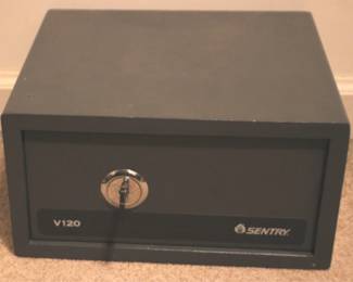 400 - Sentry V120 Safe w / Key - 12" x 6" x 11"