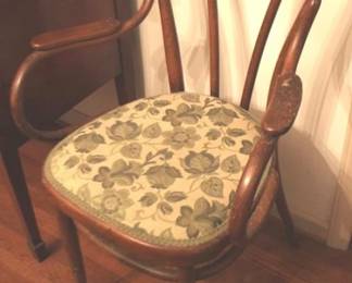 40 - Vintage Bentwood Oak Arm Chair 36" x 22" x 19"