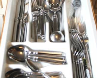 143 - 41 pcs Wallace Stainless Flatware & others There are some Oxford Hall Stainless pieces as well