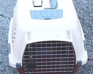 288 - Plastic Pet Carrier