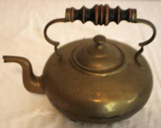 250 - Brass Teapot - 8" Tall