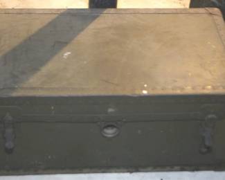 516 - Flat Top Trunk - 13" x 31" x 17"