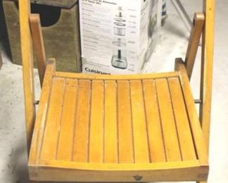 470 - Wood Folding Chair - 18" x 22" x 31"