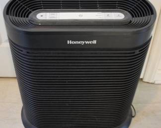 1052 - Honeywell Air Purifier w / Filters - 17" x 22" You are buying a used as-is electric/electronic item. We do not guarantee all components are present, and if it is not expressly stated, it is untested.