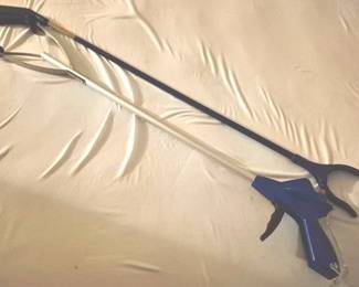 1181 - 2 Grabber Tools