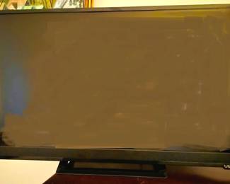 1177 - Vizio 28" LCD TV w/ Remote model D28h-C1 You are buying a used as-is electric/electronic item. We do not guarantee all components are present, and if it is not expressly stated, it is untested.