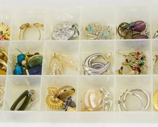 2040 - Assorted Jewelry