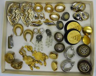2039 - Assorted Earrings