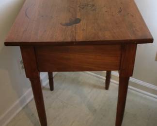 1062 - Wood Table - 22" x 20" x 28.5"