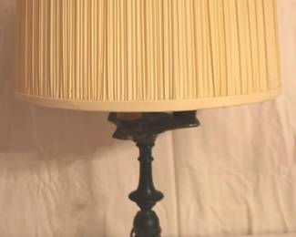 68 - Vintage Lamp - 21" Tall You are buying a used as-is electric/electronic item. We do not guarantee all components are present, and if it is not expressly stated, it is untested.