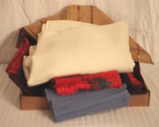 65 - Lot Assorted Linens