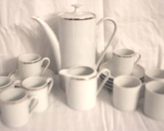 34 - Porcelana Real Brasil Tea Set, 17pcs