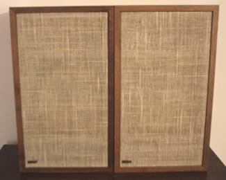 323 - Pair Dyna Co Speakers - 20" x 10" x 11" You are buying a used as-is electric/electronic item. We do not guarantee all components are present, and if it is not expressly stated, it is untested.