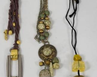 2051 - 3 Necklaces