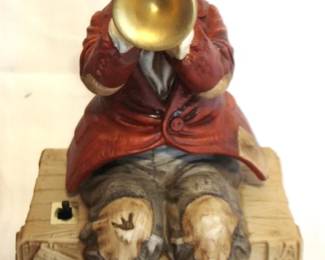 227 - Melody in Motion Clown w / Box You are buying a used as-is electric/electronic item. We do not guarantee all components are present, and if it is not expressly stated, it is untested.