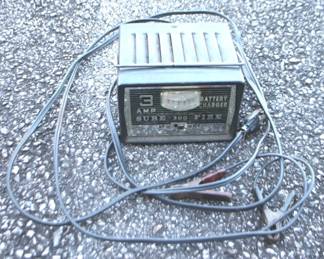 277 - Battery Charger - 3 AMP You are buying a used as-is electric/electronic item. We do not guarantee all components are present, and if it is not expressly stated, it is untested.