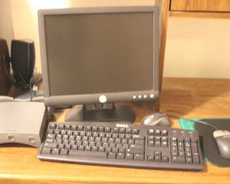428 - Lot Computer Items You are buying a used as-is electric/electronic item. We do not guarantee all components are present, and if it is not expressly stated, it is untested.