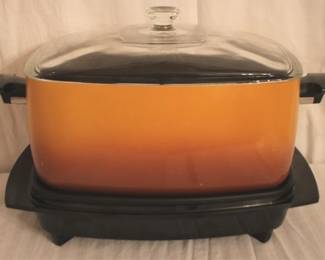 59 - Vintage West Bend Cooking Pot 8" x 11" (has cord) You are buying a used as-is electric/electronic item. We do not guarantee all components are present, and if it is not expressly stated, it is untested.