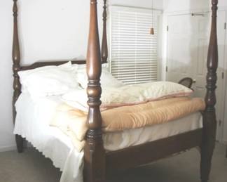413 - Early Queen Size Poster Bed w / Bedding 62" x 84" x 89"