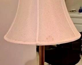 1187 - Table Lamp 25" You are buying a used as-is electric/electronic item. We do not guarantee all components are present, and if it is not expressly stated, it is untested.
