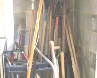441 - Lot Assorted Lawn Tools