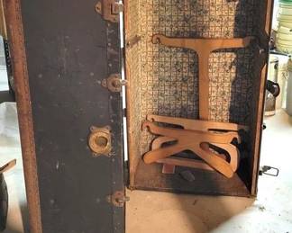 513 - Vintage Steamer Trunk - 17" x 31" x 13"