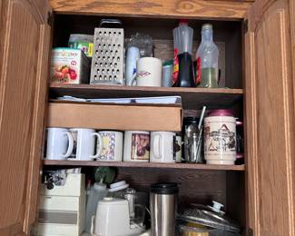 Mugs and kitchen items