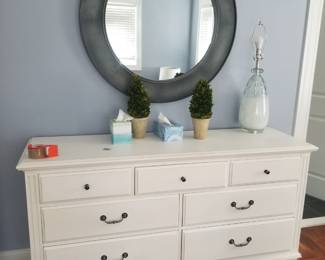 Ethan Allen 7-drawer dresser (sorry, owner keeping mirror)