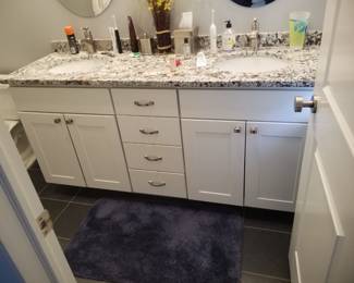 Double bath vanity detail