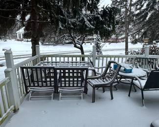 Outdoor patio set