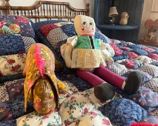 Pillows, Dolls
