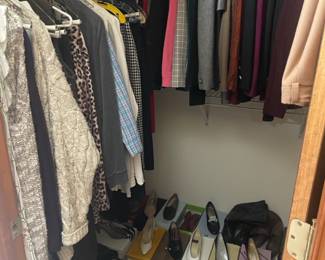 Women's Clothing Sizes M-L, Brands like: Planet London, Pendleton, Oleg Cassini, Susan Bristol, Vintage Clothing, Women's Vintage Shoes Sizes 7.5-8