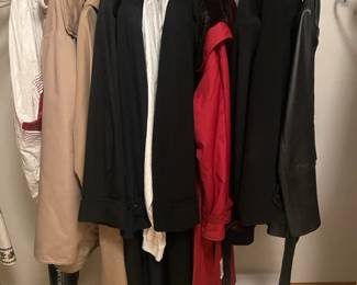 Women's Clothing Sizes M-L, Brands like: Planet London, Pendleton, Oleg Cassini, Susan Bristol, Vintage Clothing