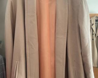Women's Clothing Sizes M-L, Brands like: Planet London, Pendleton, Oleg Cassini, Susan Bristol, Vintage Clothing
