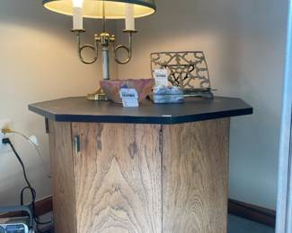 Henredon Nightstand, Vintage Brass Book Stand, Rueven Art Glass Bowl, Elizabeth Arden Cat Trinket Box, Bouillotte Lamp
