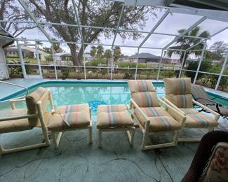 Wonderful outdoor patio set2 chairs, table, 2 ottomans and 2 adjustable lounger chairs 