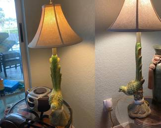 2 gorgeous bird lamps!  Great coloring!