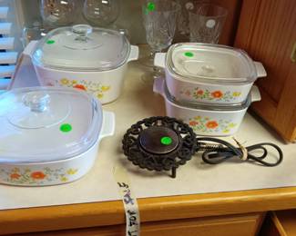 Set of Pyrex "Wildflower"