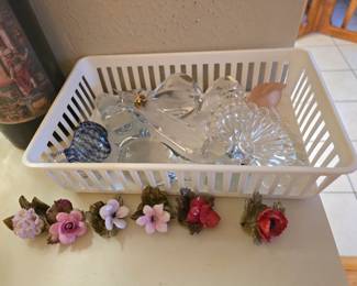 floral place card holders and other glass decor