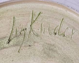 Liz Kinder Signature