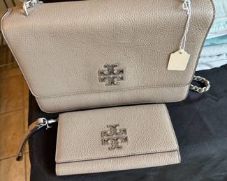Tory Burch Purse & Wallet
Purse sold wallet still available 